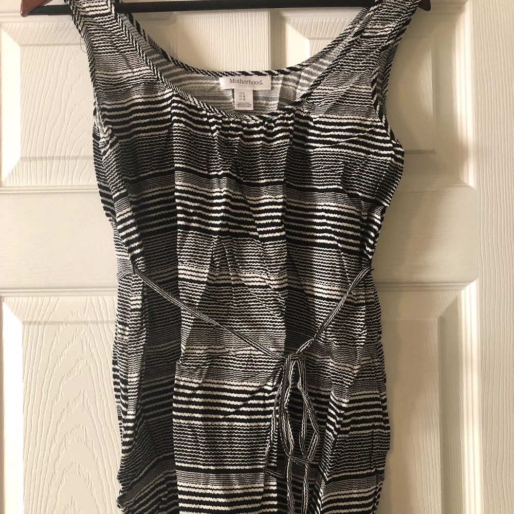 Maternity sleeveless shirt